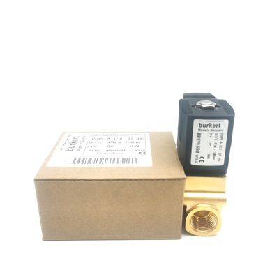 00126201 6014 D Normaal BURKERT elektromagnetische klep Open G1/8 2.0 Stroomgat AC220V 8W Messing klep lichaam 32 * 32 0~10bar